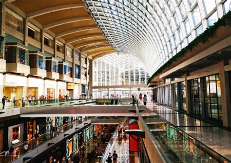 the shoppes at marina bay sands